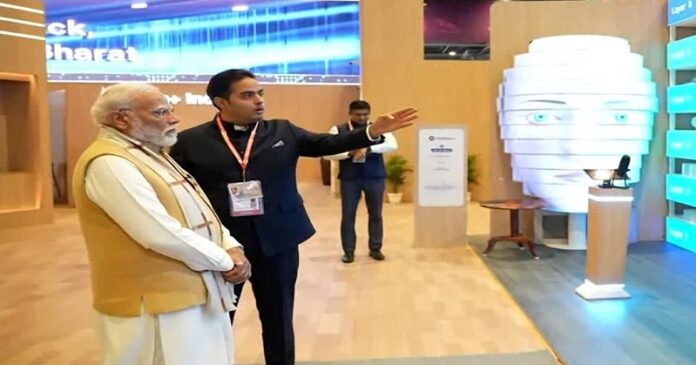 PM Modi in JIO pavilion