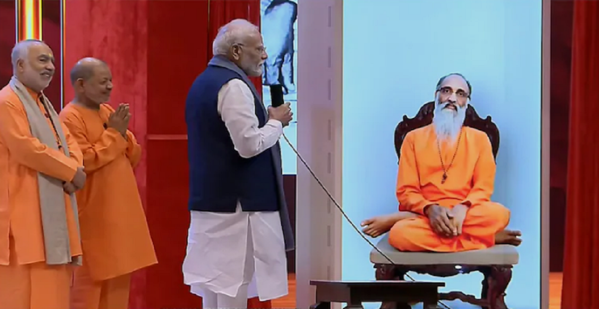 Swami Chinmayananda Biography Hindi 